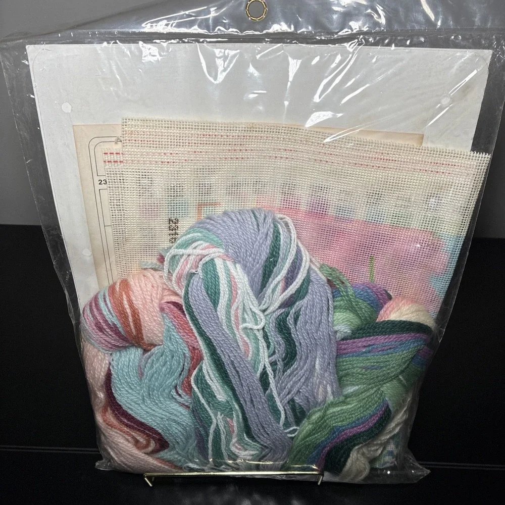 Vintage 1986 Dimensions Needlepoint Craft Kit 